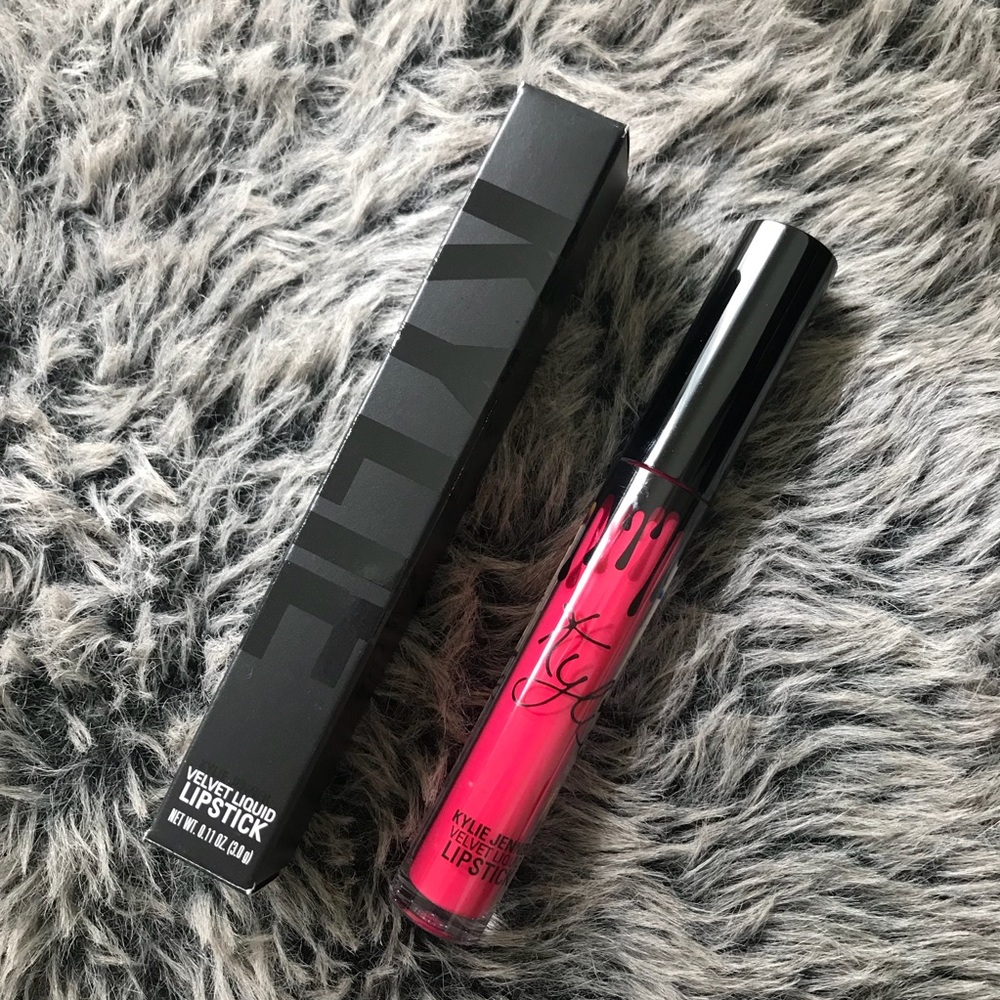 Kylie Cosmetics Velvet Surprise Me